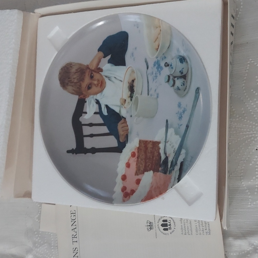 NIB Vintage (1984) Bing & Grondahl Collectors Plate